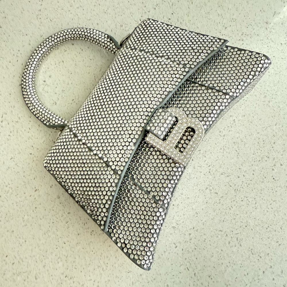 Elegant Silver Handbag - Picture 14 of 14